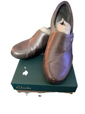 Clarks Womens Size 9 Brown Leather Slip-On Loafers With Decorative Buttons